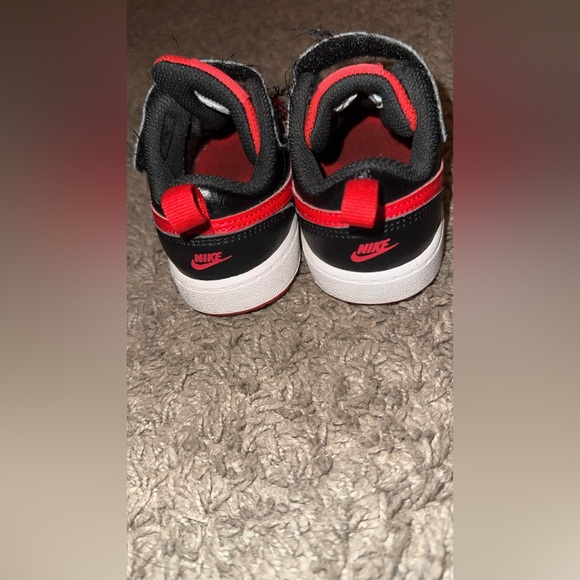 Nike’s - Picture 4 of 6